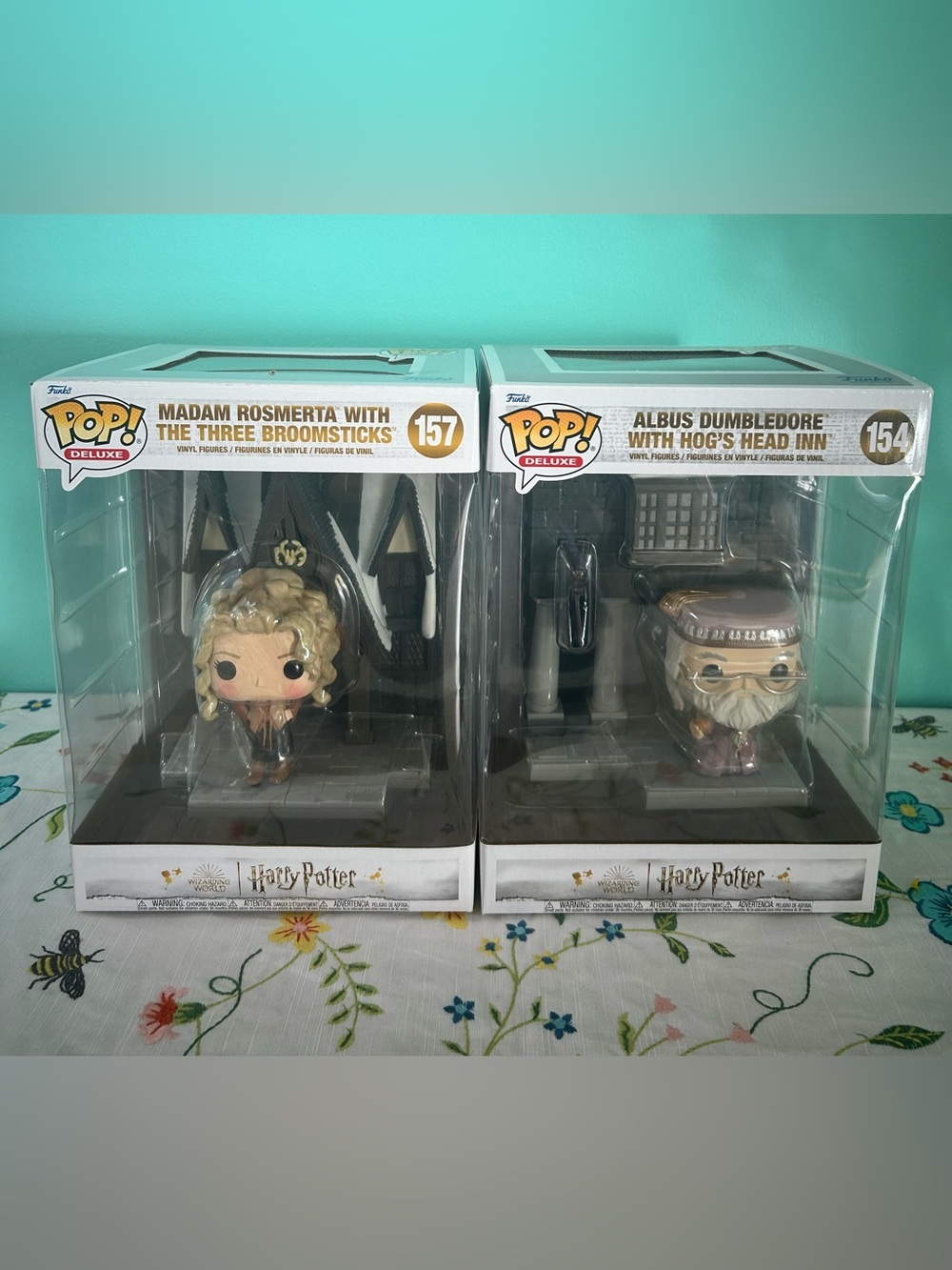 FUNKO POP! DELUXE: Harry Potter Hog's Head Dumbledore and 3 broomsticks Rosmerta